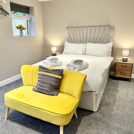 Firs Nook With Parking *