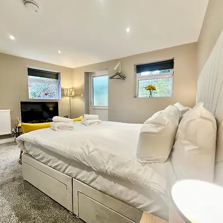 Apartment Firs Nook With Parking *