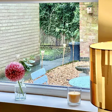 Firs Nook With Parking *